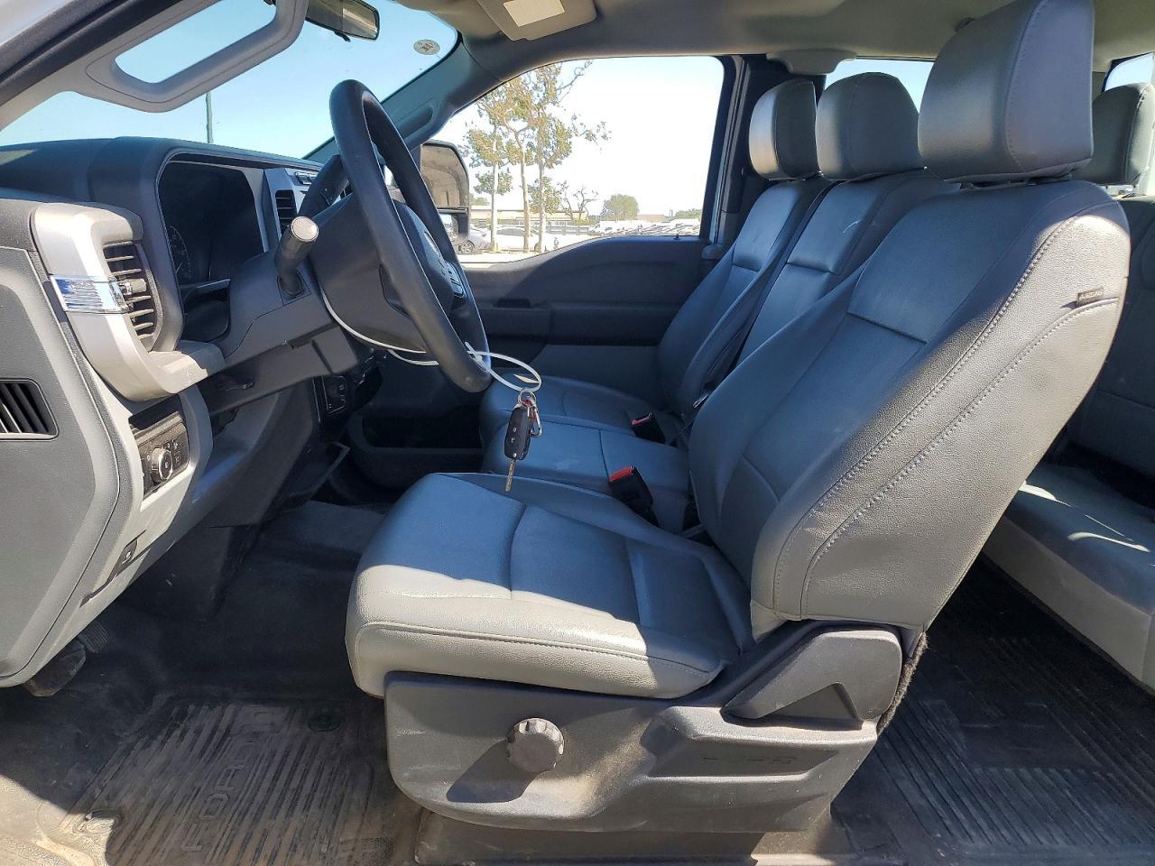 2023 Ford F250 Super Duty - Фото 7