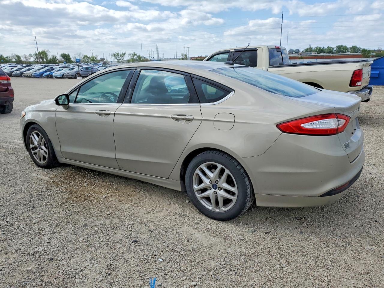 2015 Ford Fusion Se - Фото 2