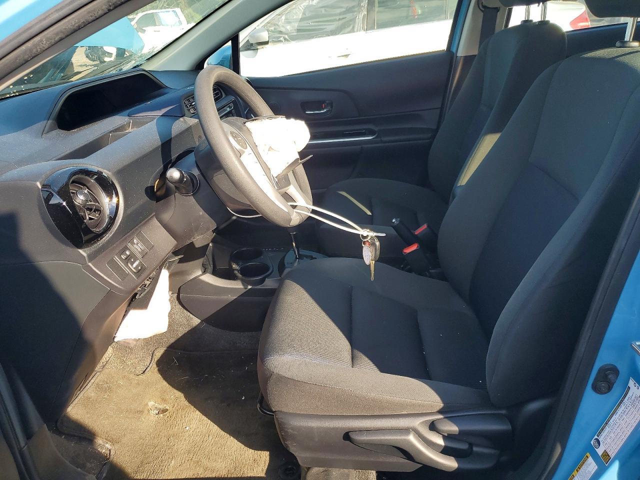 2015 Toyota Prius C Two - Image 7