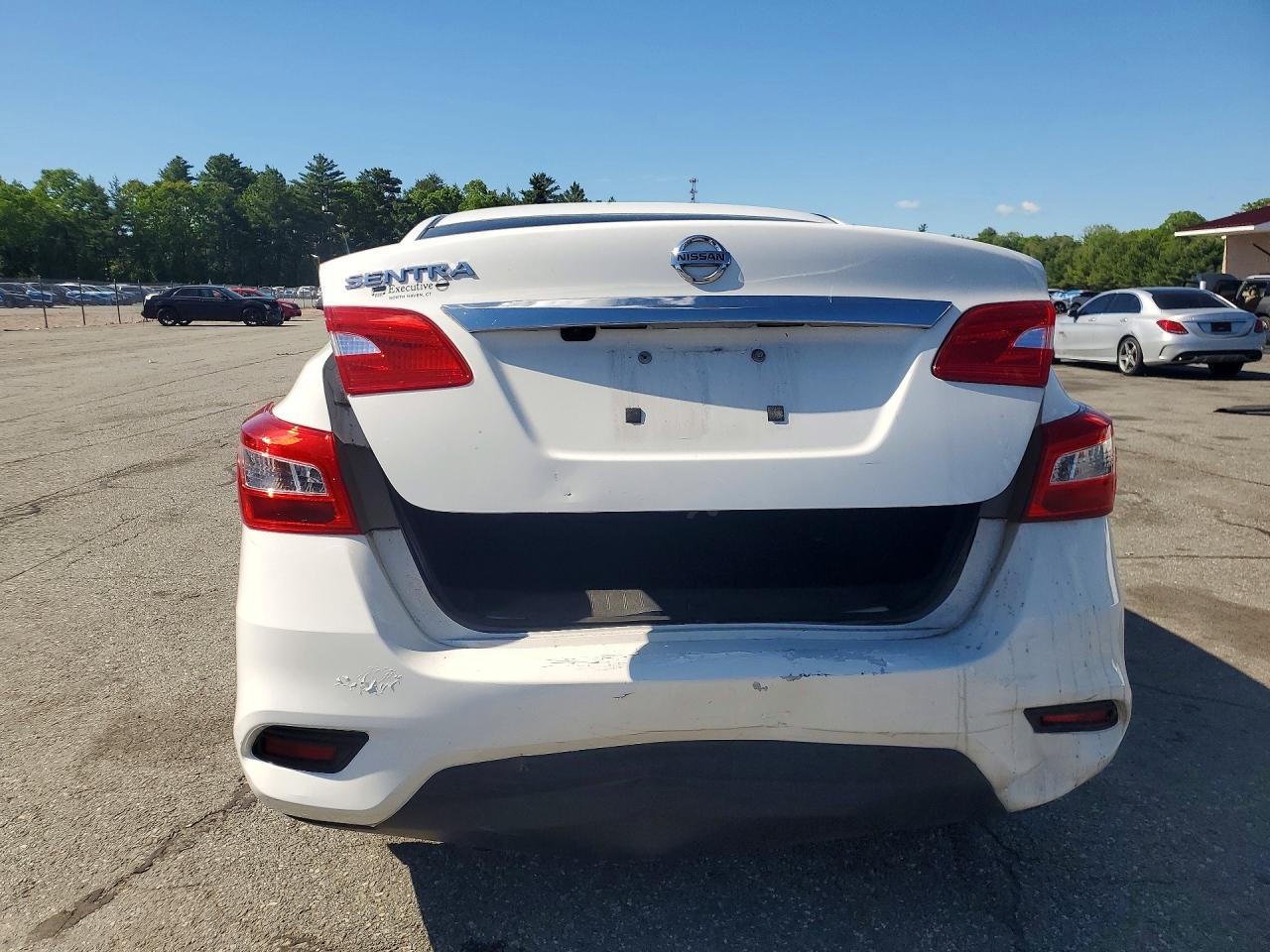 2018 Nissan Sentra S - Фото 6