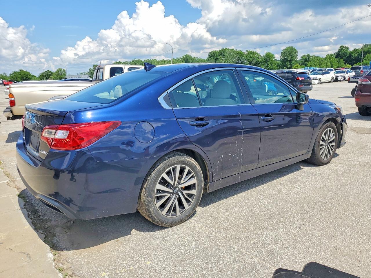 2018 Subaru Legacy 2.5I Premium - Image 3