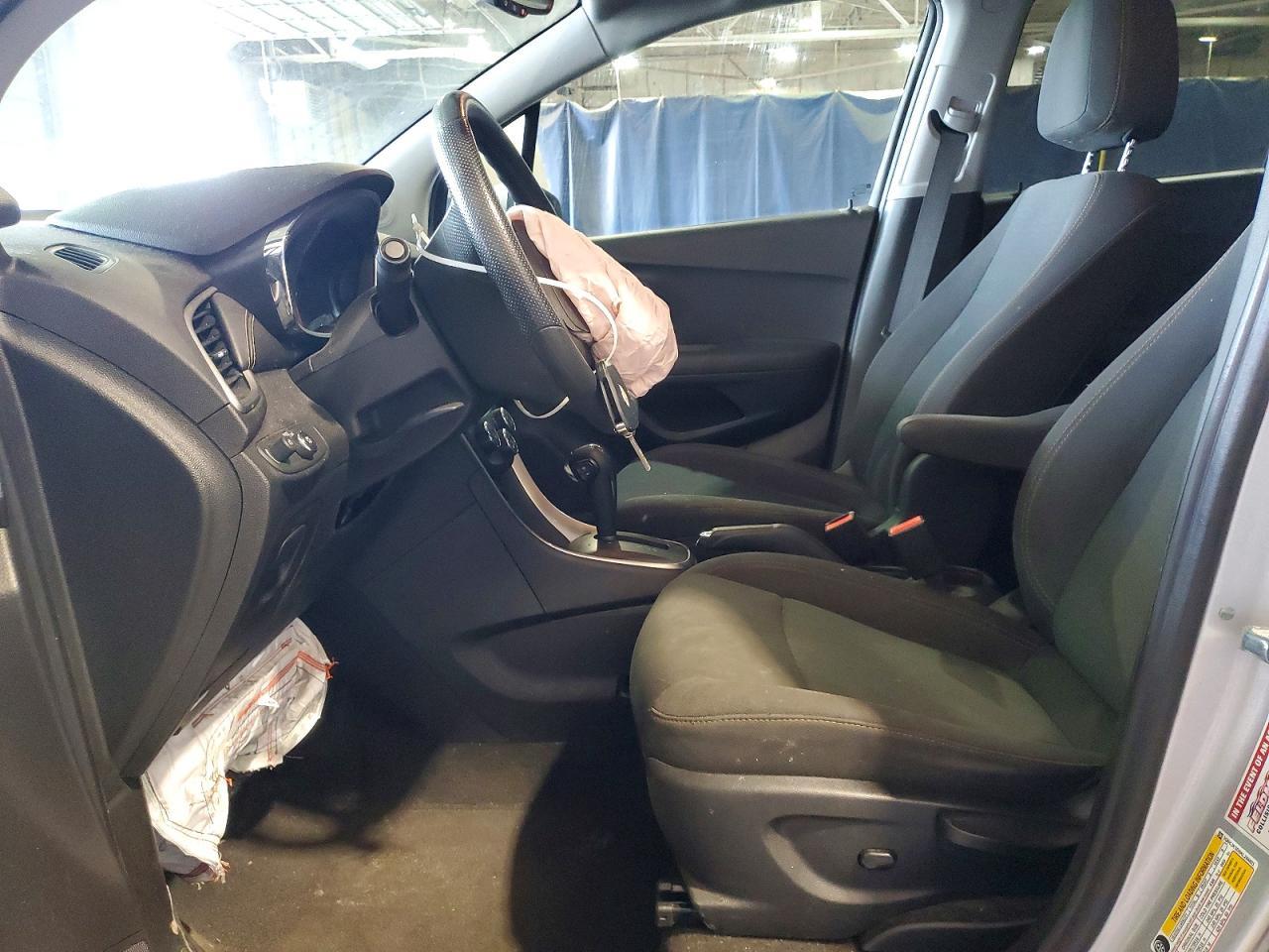 2019 Chevrolet Trax Ls - Image 7