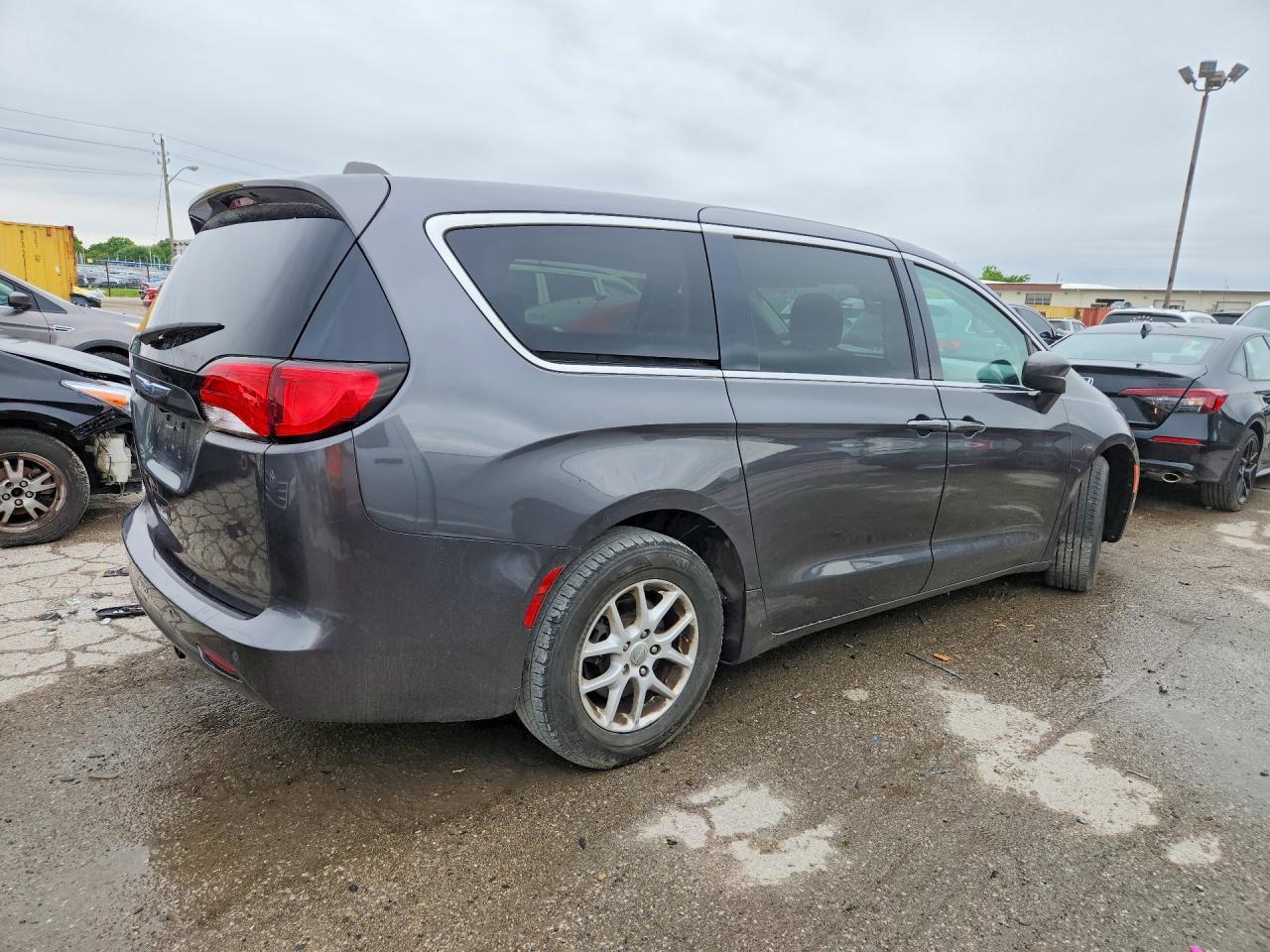 2018 Chrysler Pacifica Lx - Фото 3
