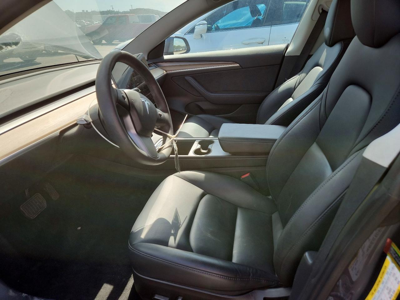 2023 Tesla Model 3 - Image 7