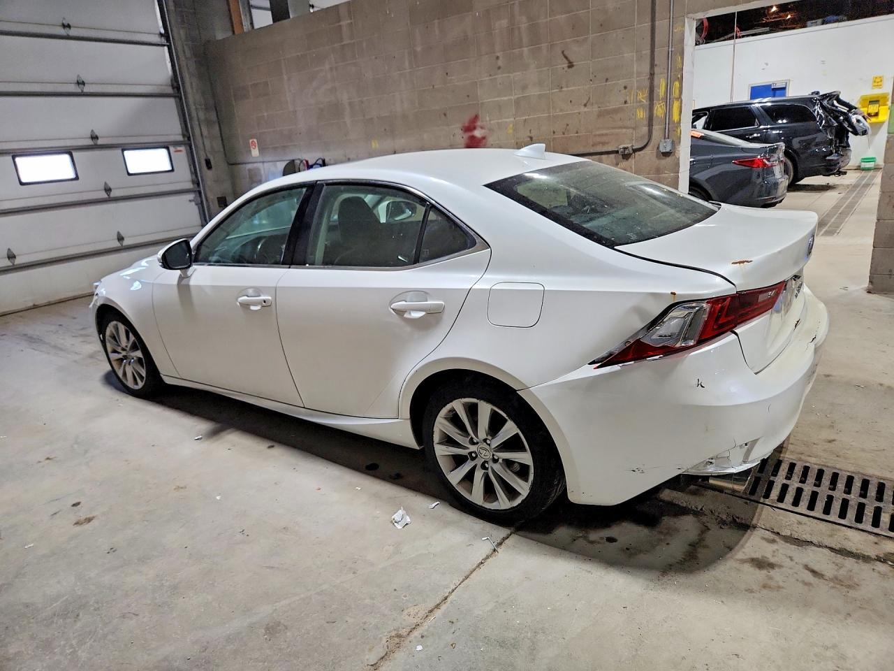 2015 Lexus Is 250 - Image 2