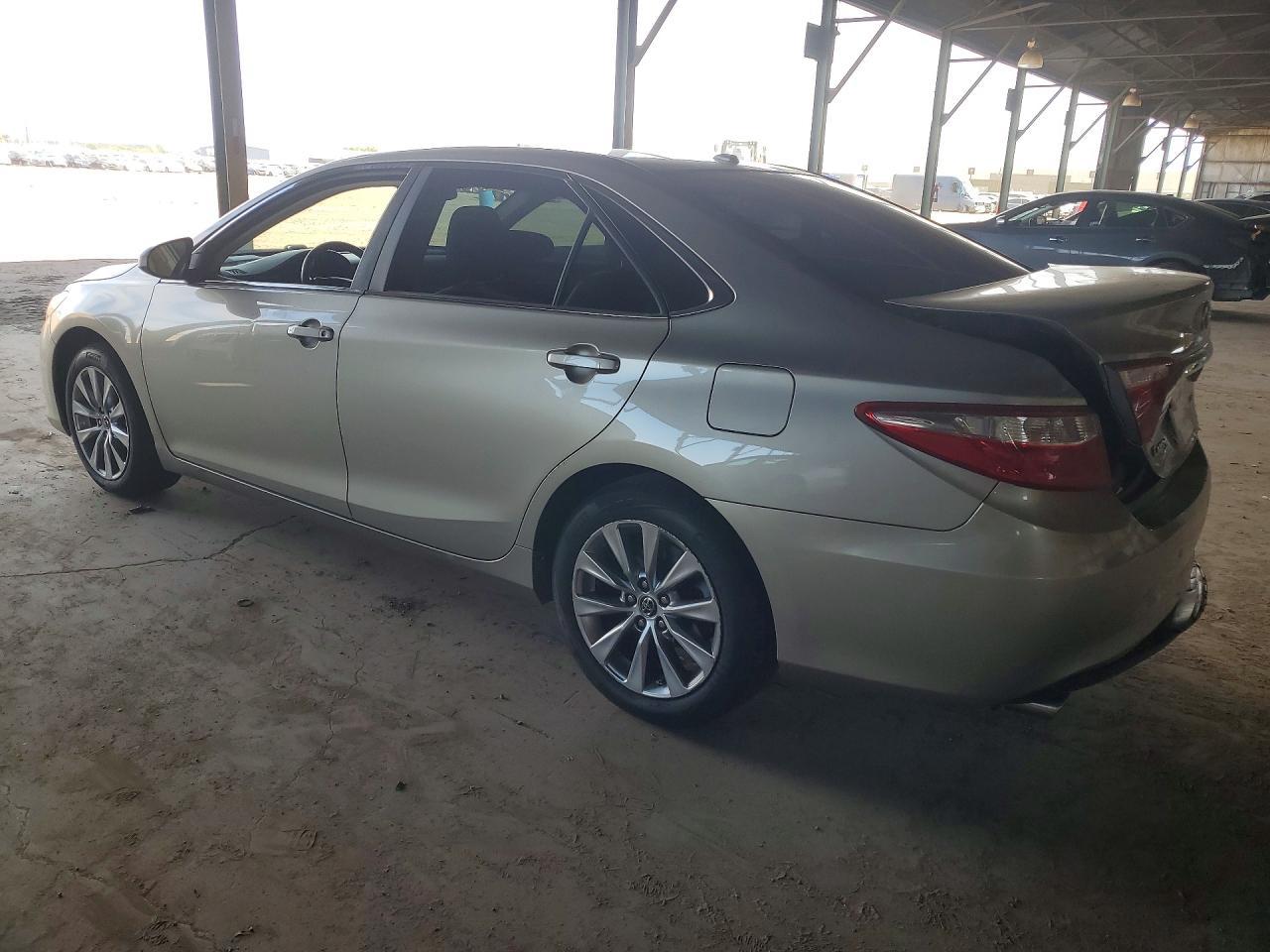 2015 Toyota Camry Xle V6 - Фото 2