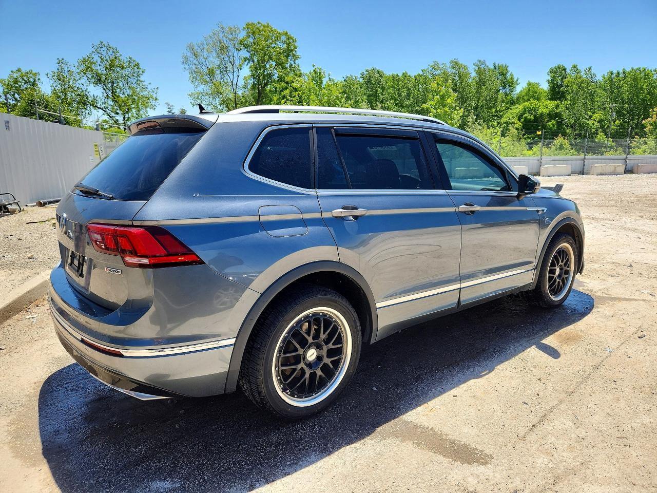 2019 Volkswagen Tiguan Se - Image 3