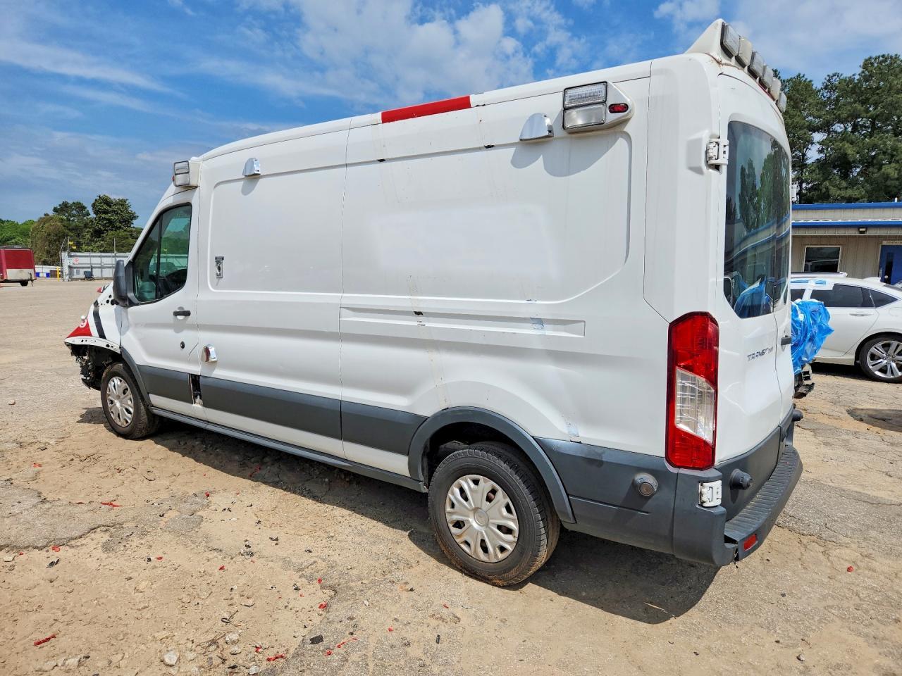 2017 Mccoy Miller R2Cb Ambulance - Image 2