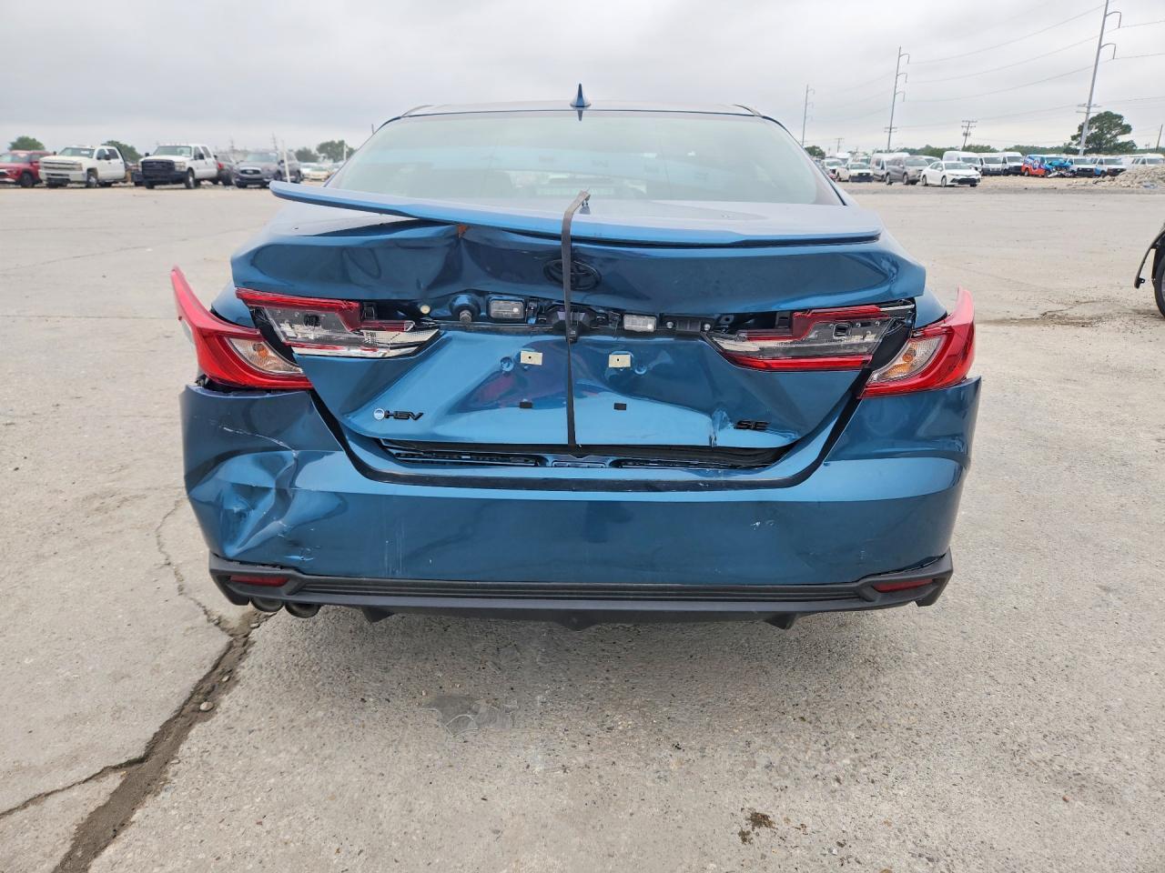 2026 Toyota Camry Se - Image 6