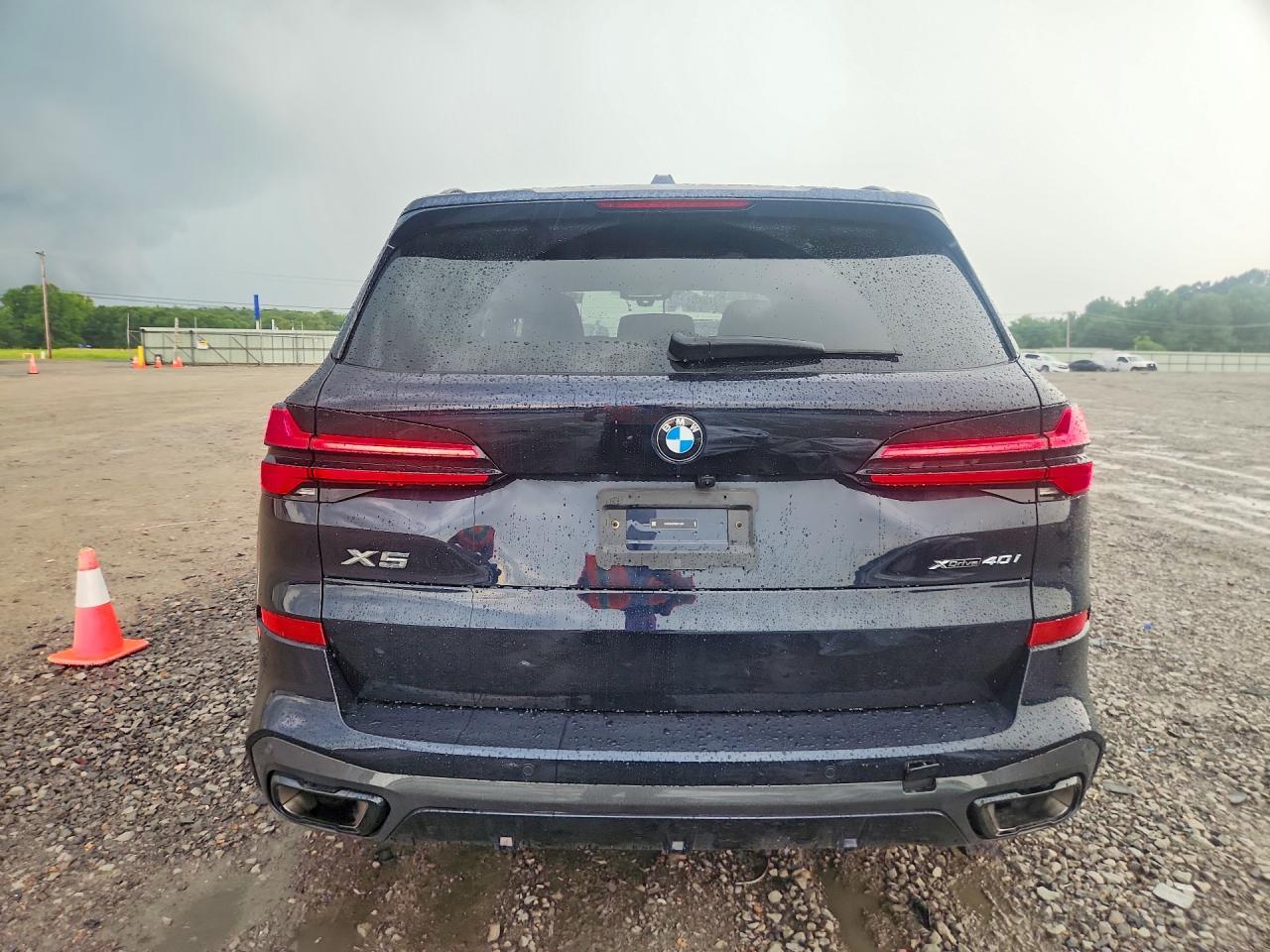 2025 BMW X5 xDrive40I - Image 6