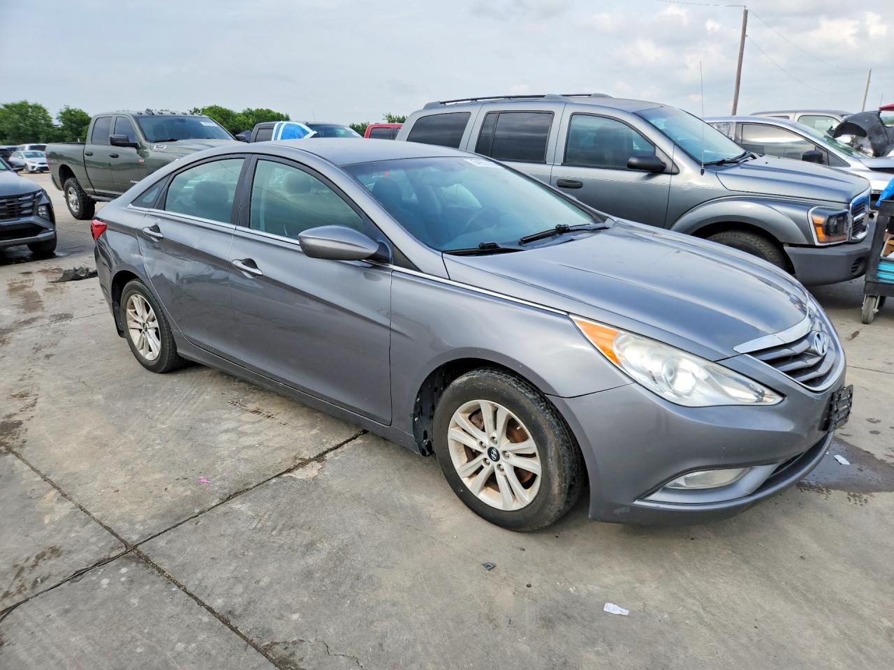 2013 Hyundai Sonata Gls - Image 4