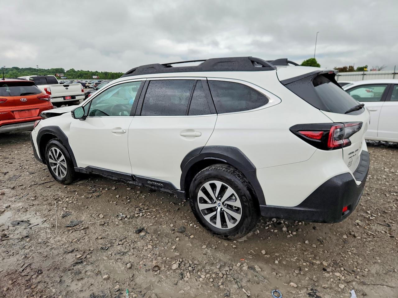 2025 Subaru Outback Premium - Image 2