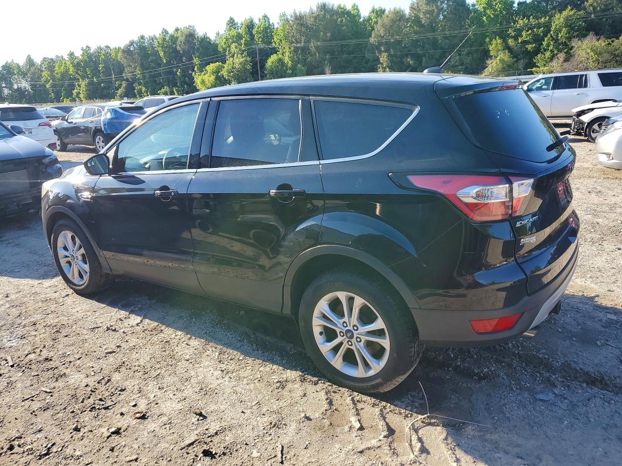2017 Ford Escape Se - Фото 2