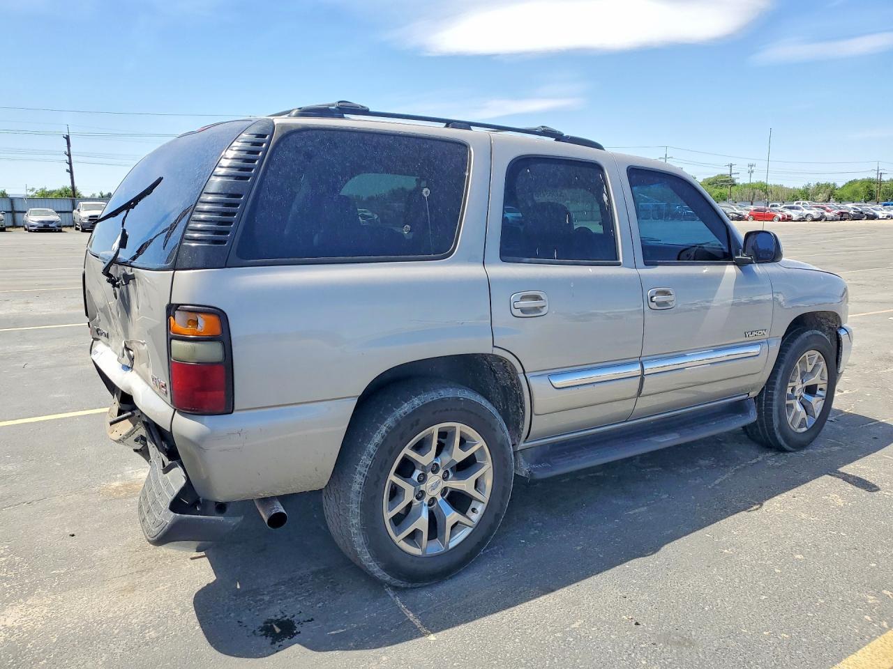 2004 GMC Yukon - Фото 3
