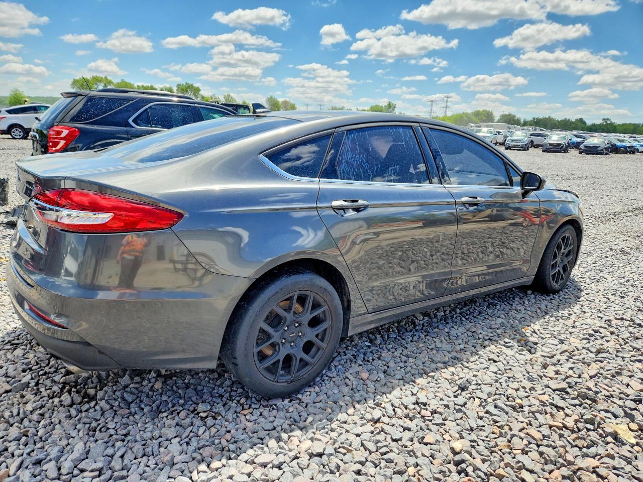 2020 Ford Fusion Se - Фото 3