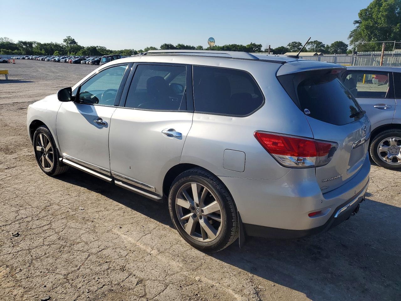 2013 Nissan Pathfinder S - Фото 2