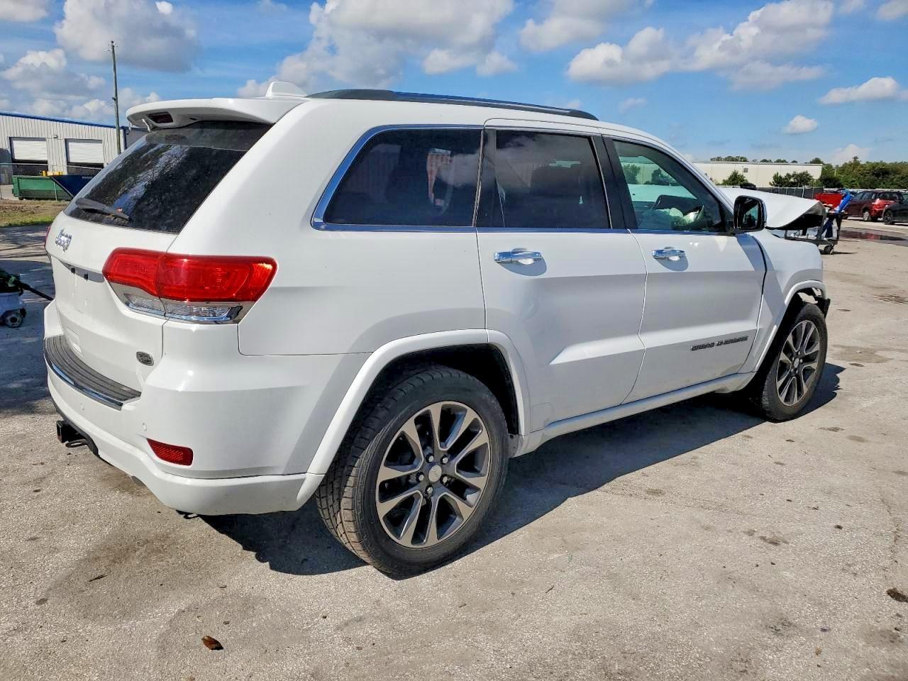 2018 Jeep Grand Cherokee Overland - Фото 3