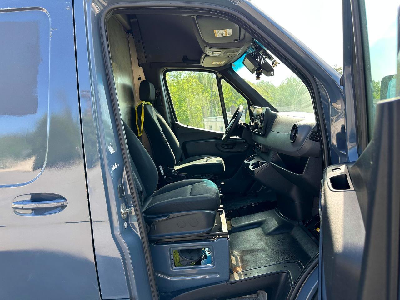 2019 Mercedes-Benz Sprinter 2500 - Image 6