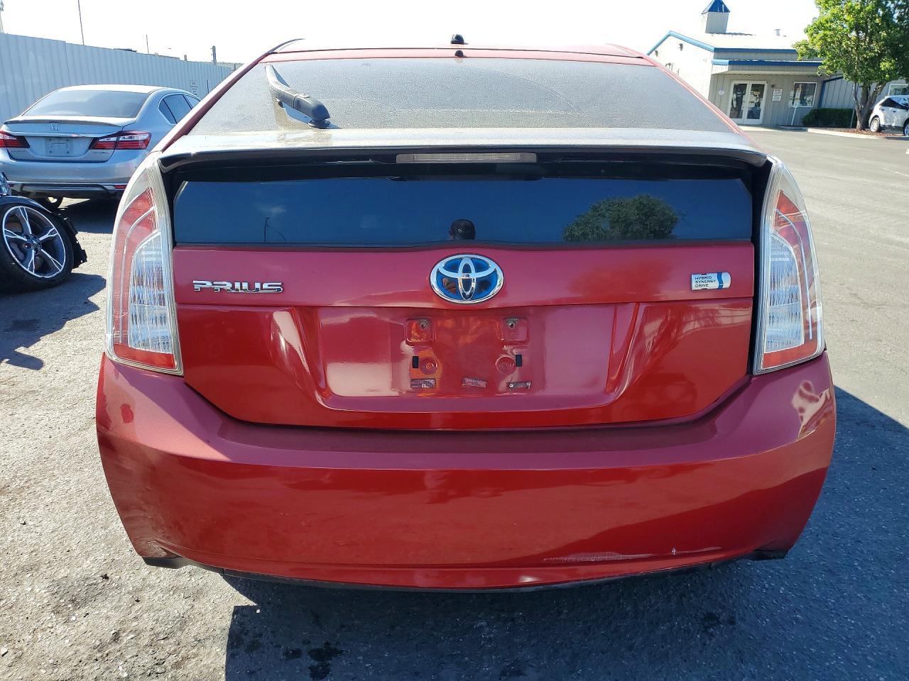2013 Toyota Prius Two - Фото 6