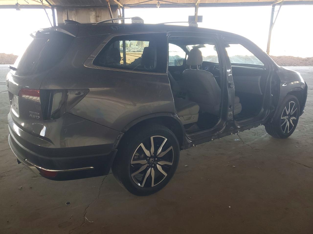 2021 Honda Pilot Touring - Image 3