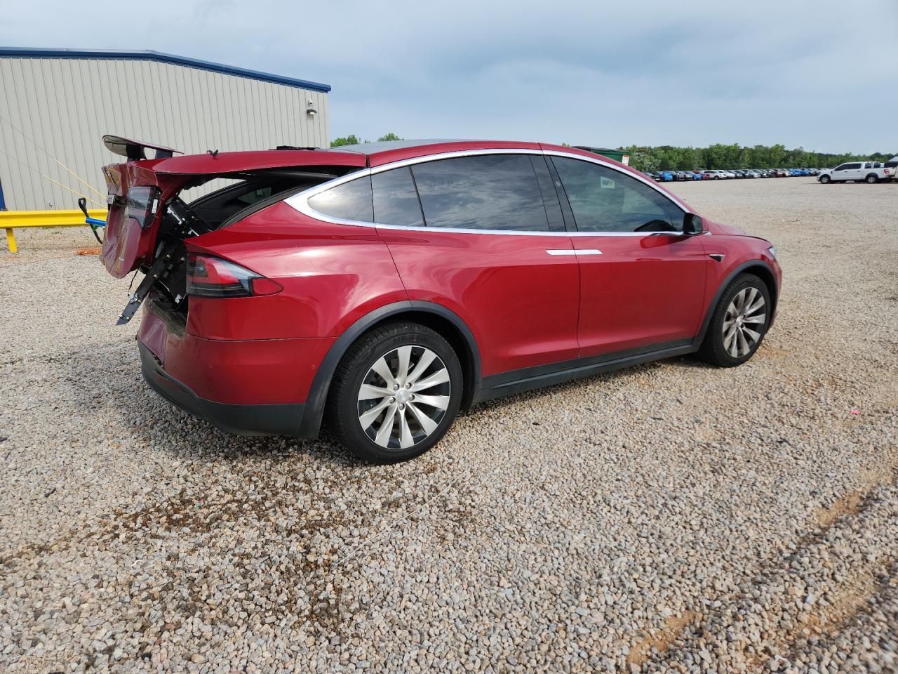 2020 Tesla Model X - Фото 3