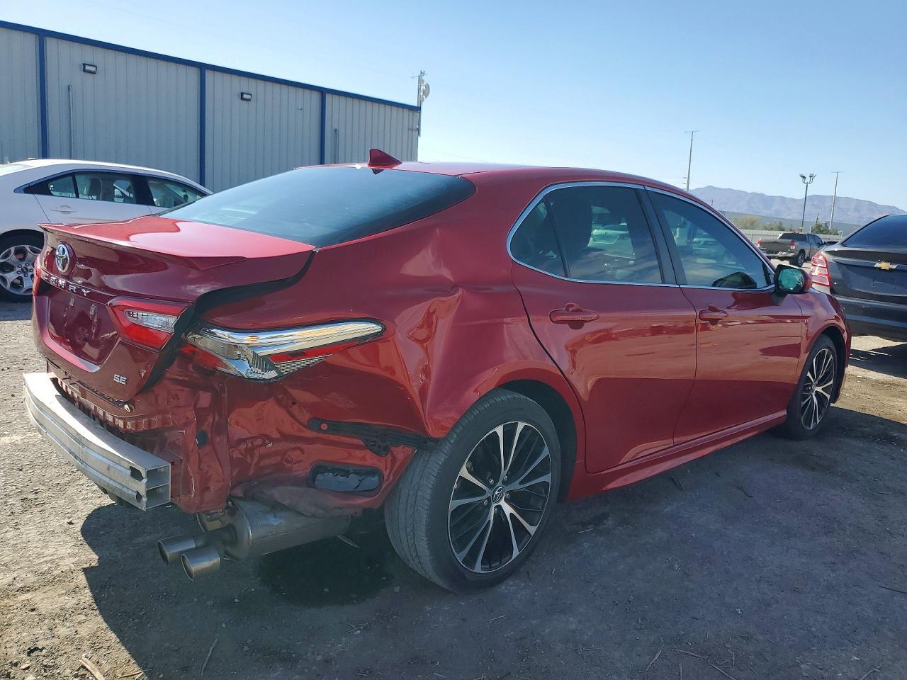 2019 Toyota Camry Se - Image 3