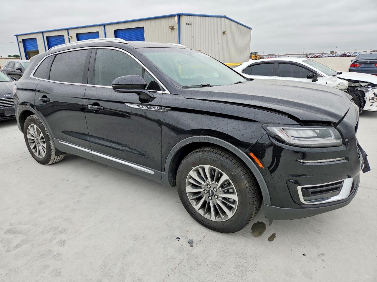 2019 Lincoln Nautilus Select - Image 4