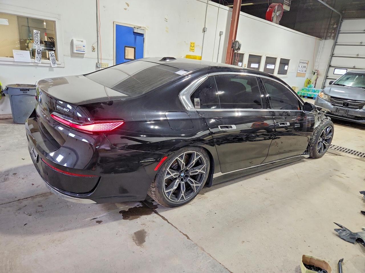 2024 BMW I7 xDrive60 - Image 3