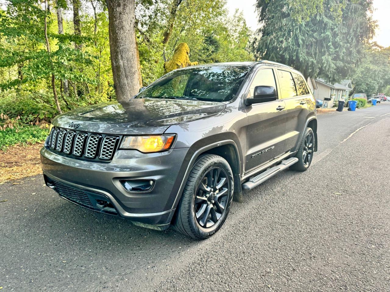 2020 Jeep Grand Cherokee Laredo - Фото 2