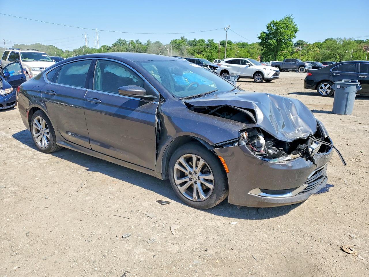 2015 Chrysler 200 Limited - Фото 4