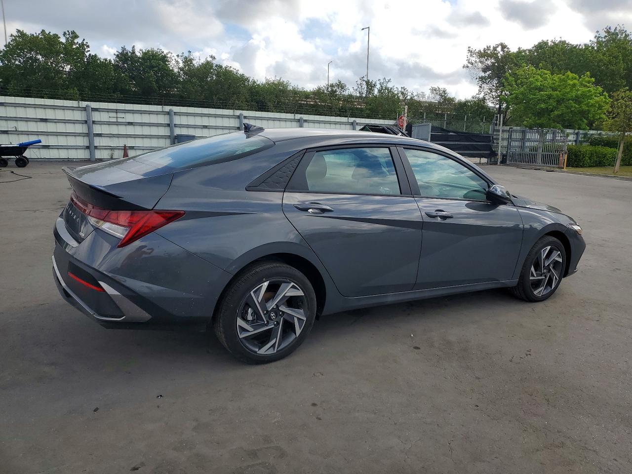 2025 Hyundai Elantra Hybrid Sel Sport - Фото 3