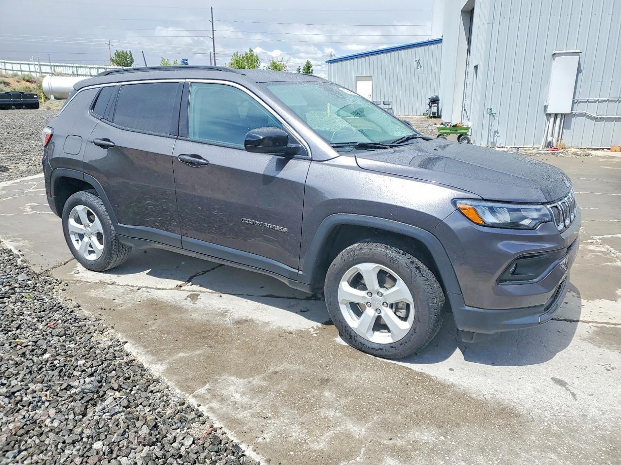2022 Jeep Compass Latitude - Image 4