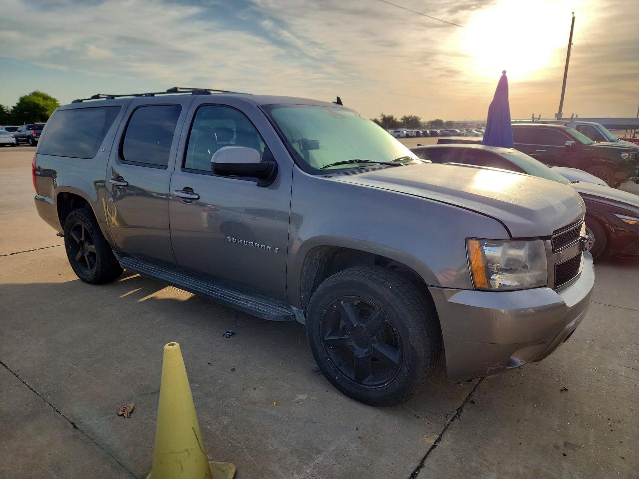 2009 Chevrolet Suburban C1500 Lt - Image 4
