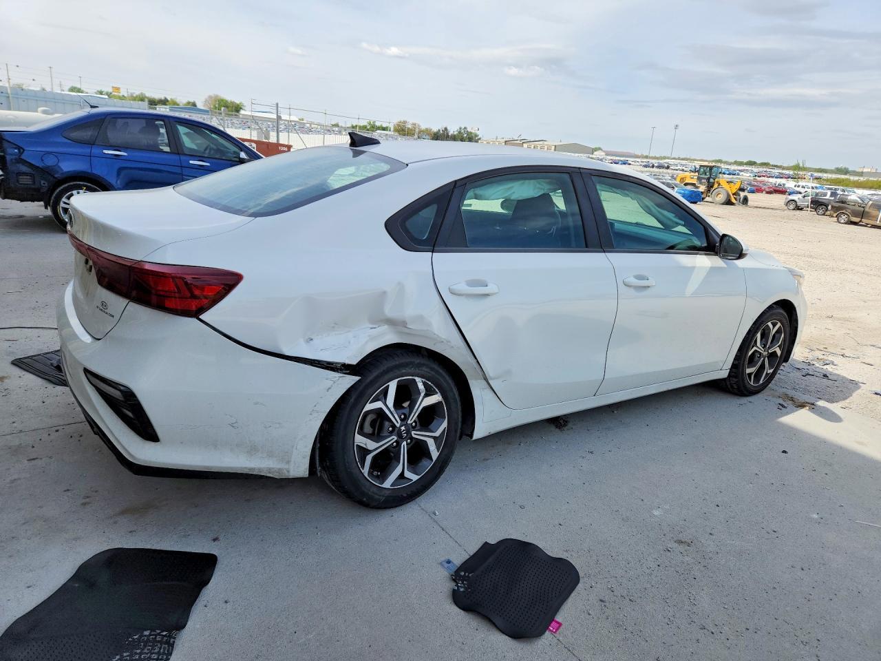 2019 Kia Forte Lxs - Фото 3
