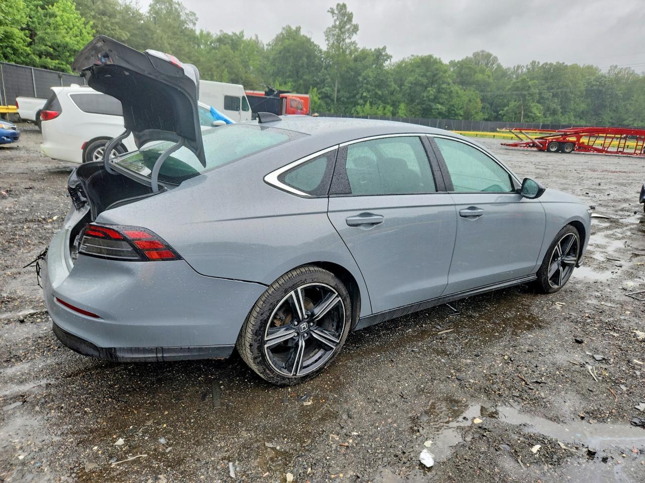 2023 Honda Accord Hybrid Sport - Image 3