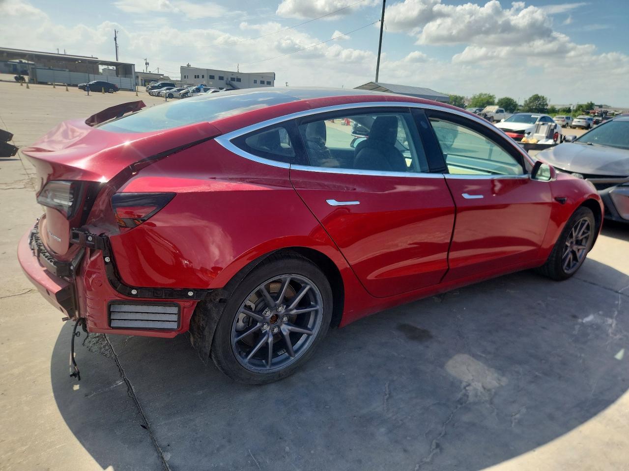 2018 Tesla Model 3 - Фото 3