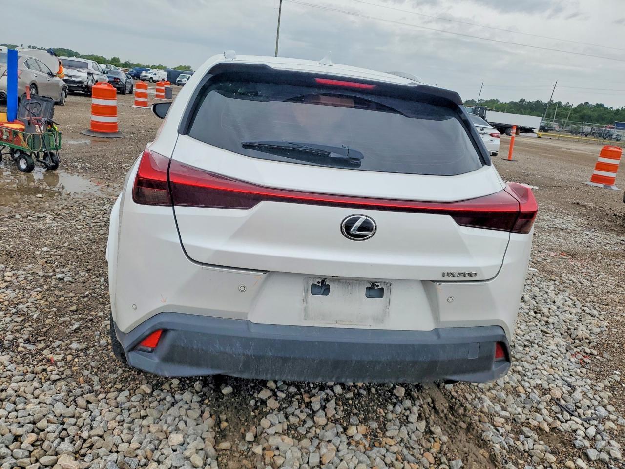 2022 Lexus Ux 200 Base - Image 6