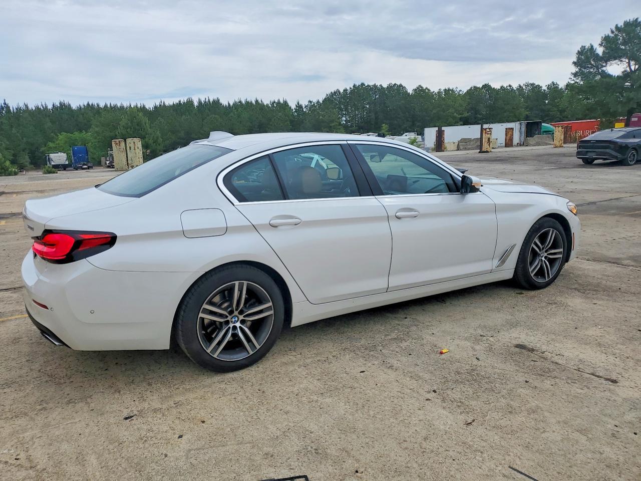 2021 BMW 530 I - Фото 3