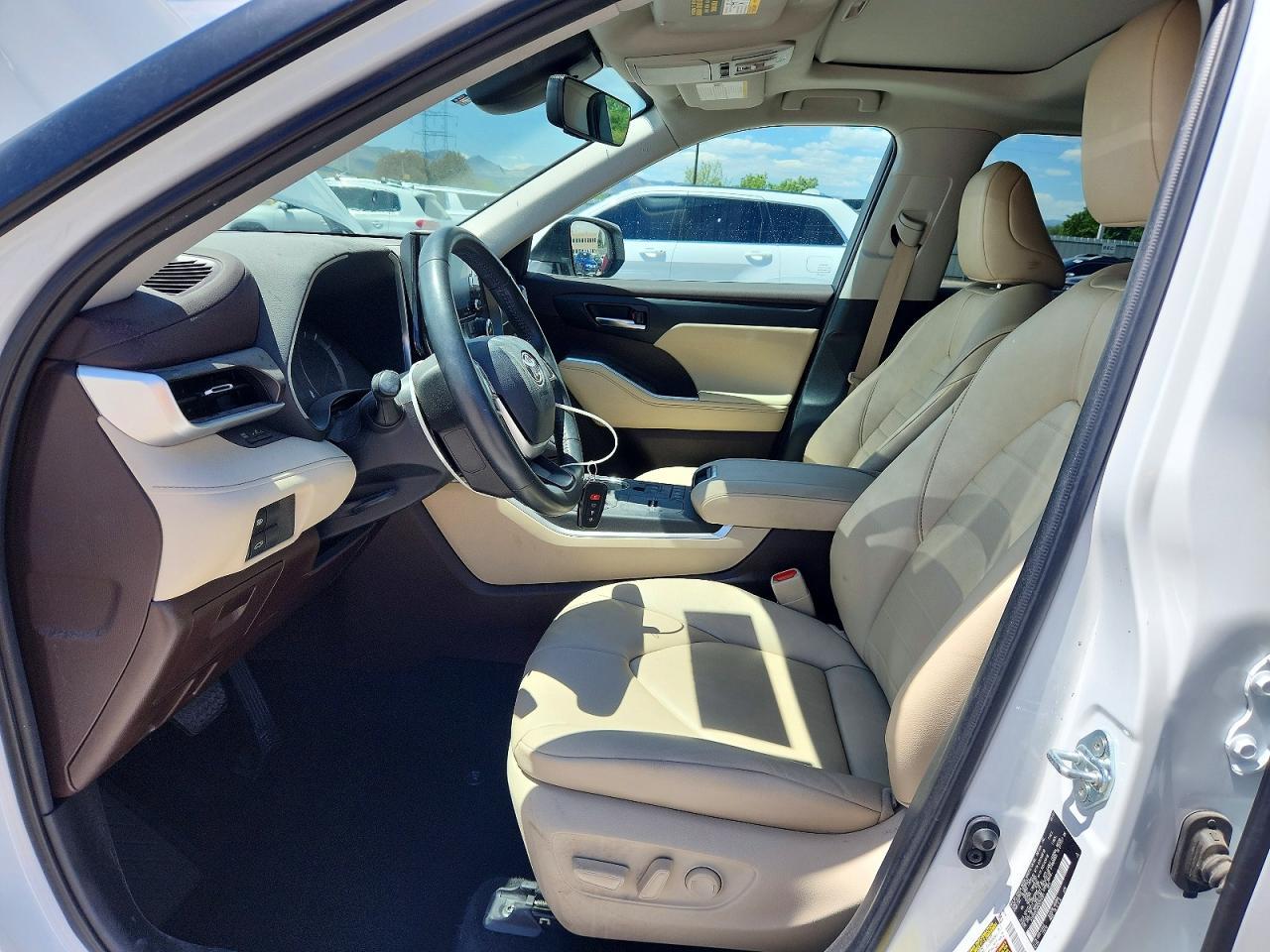 2022 Toyota Highlander Hybrid Xle - Image 7