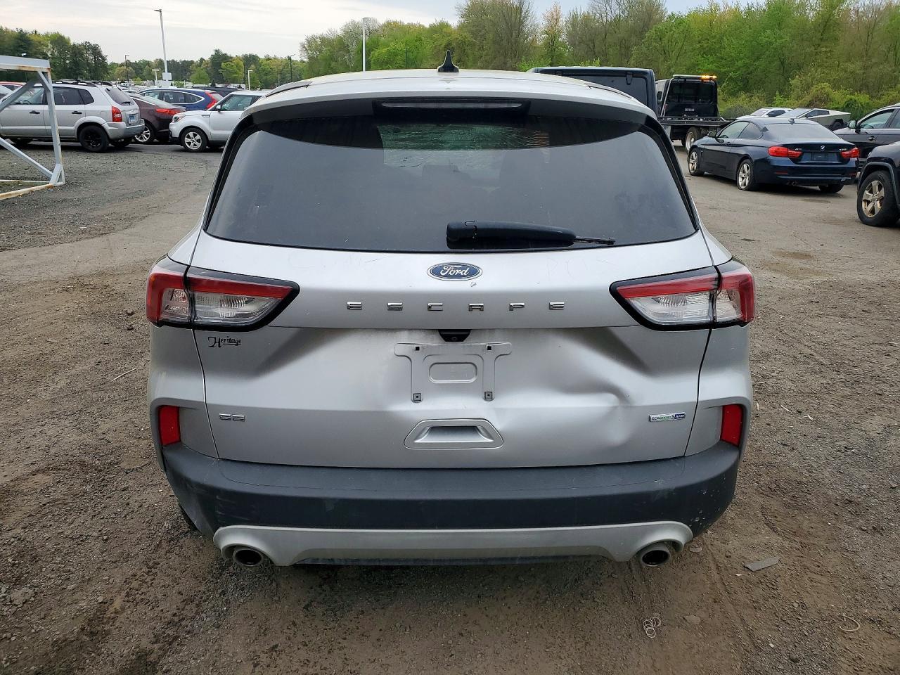 2020 Ford Escape Se - Фото 6
