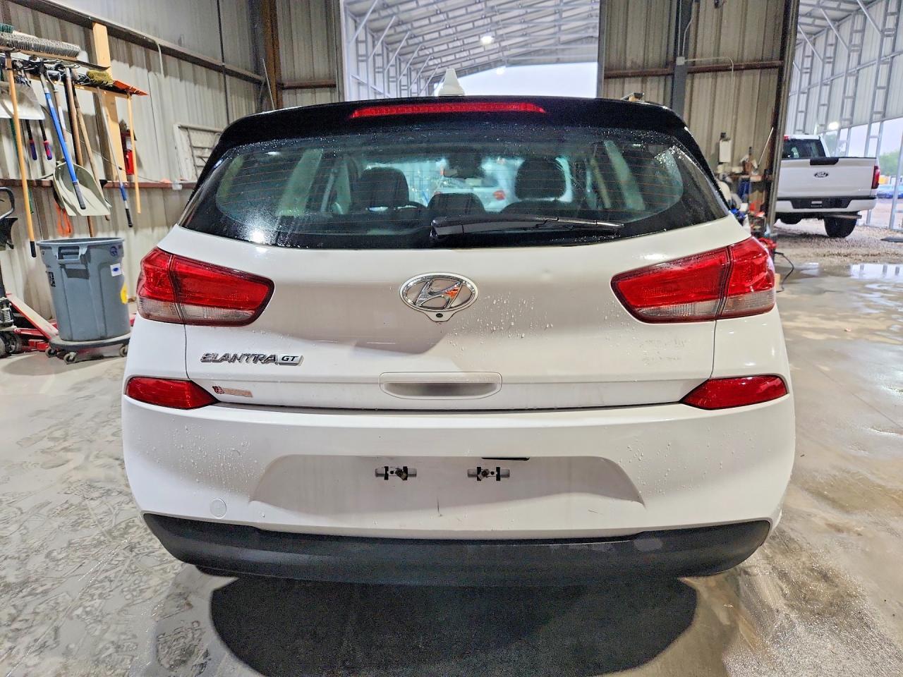 2018 Hyundai Elantra - Фото 6