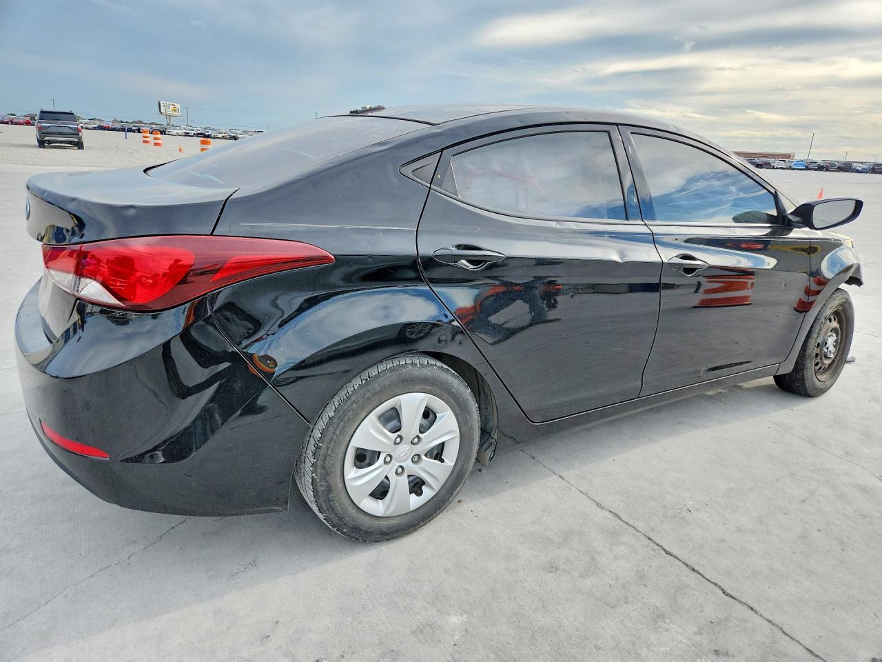 2016 Hyundai Elantra Se - Image 3