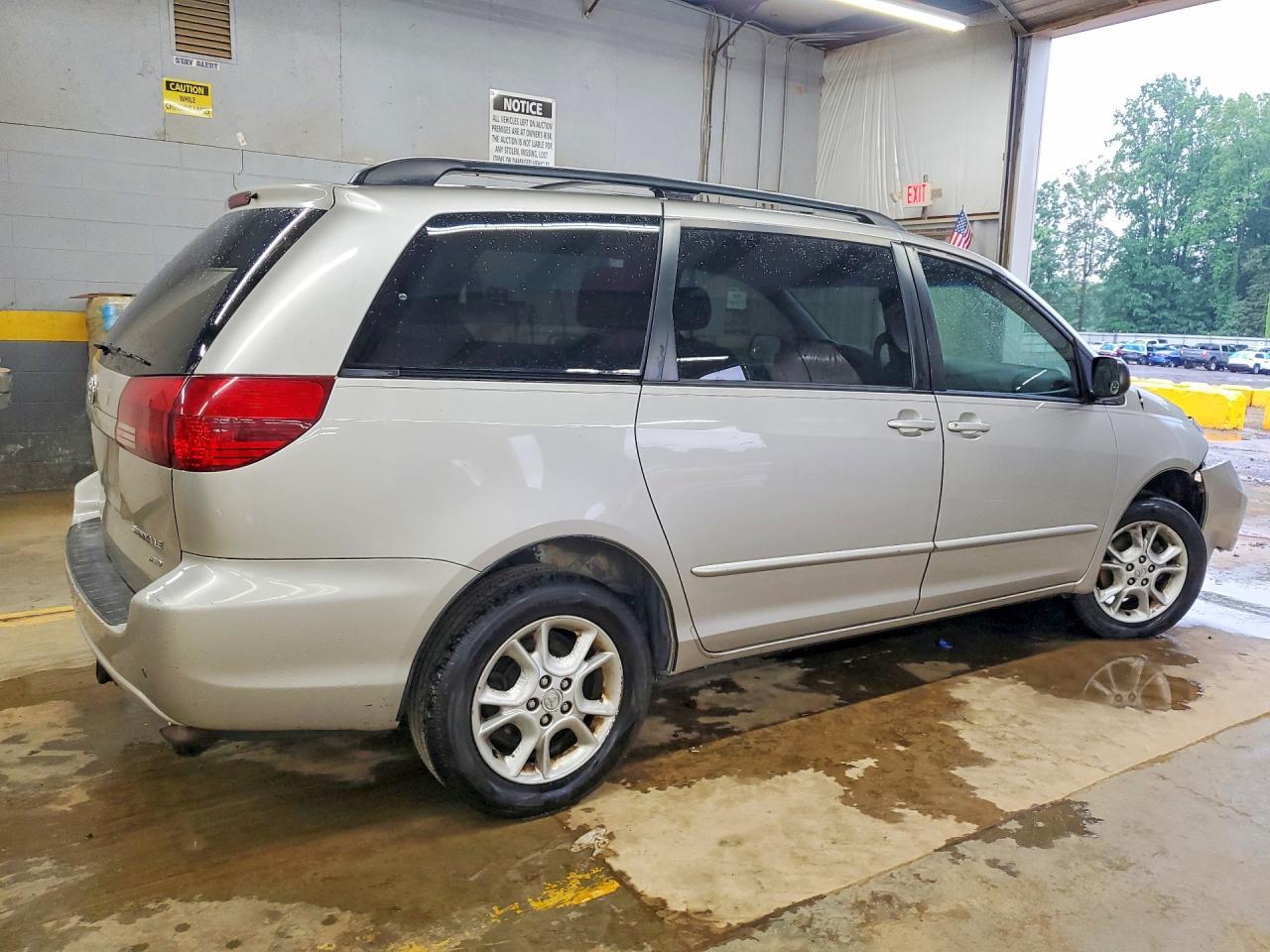 2005 Toyota Sienna Le - Фото 3