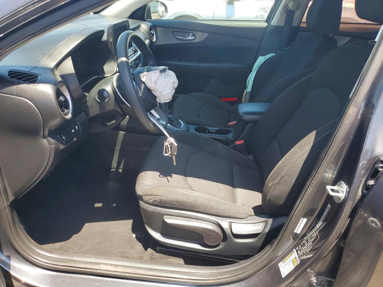2021 Kia Forte Lxs - Image 7