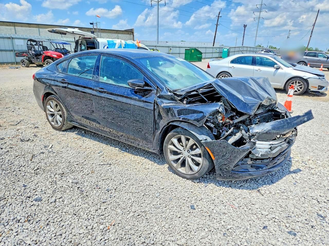 2015 Chrysler 200 S - Image 4