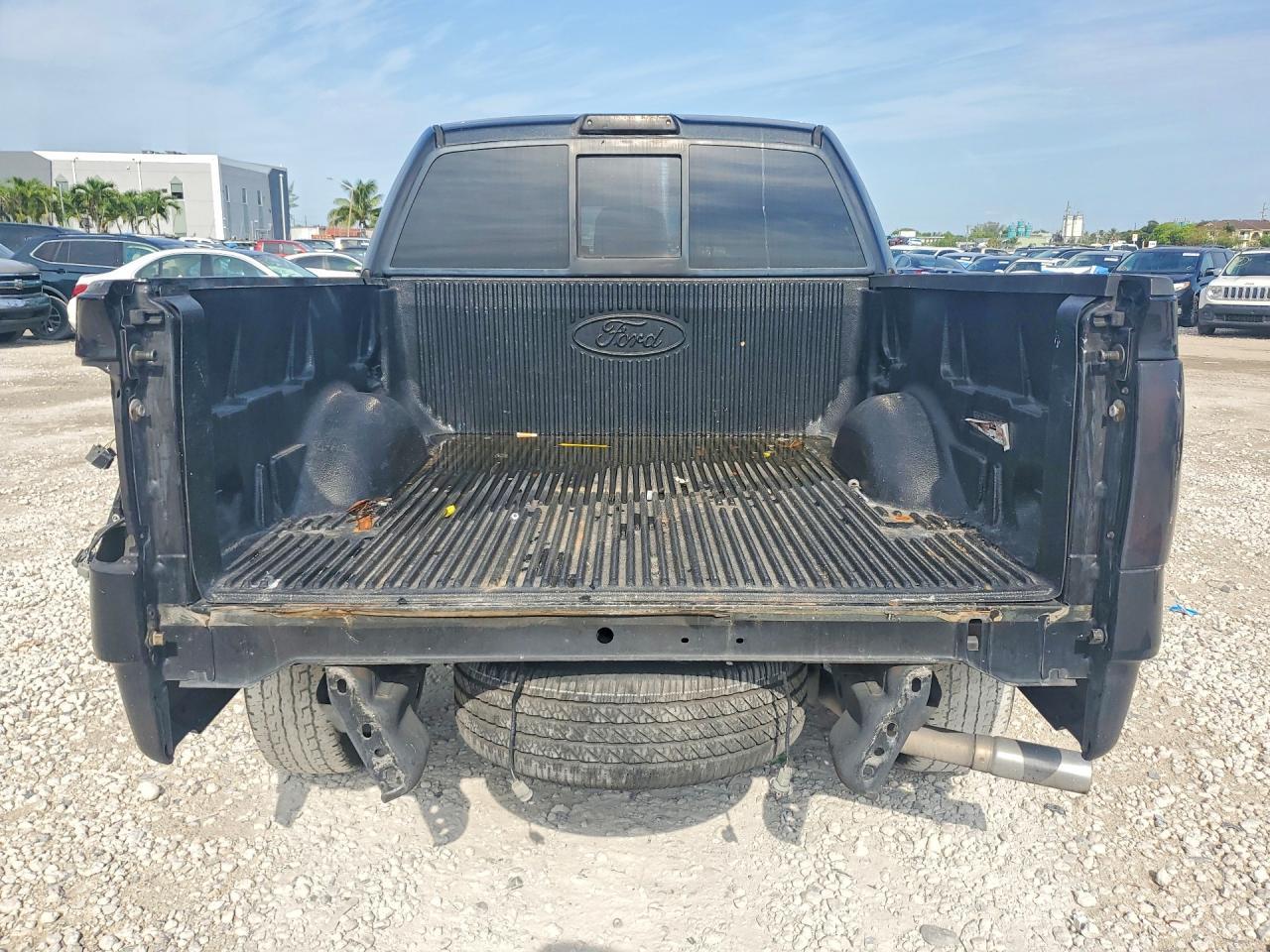 2011 Ford F150 Supercrew - Image 6