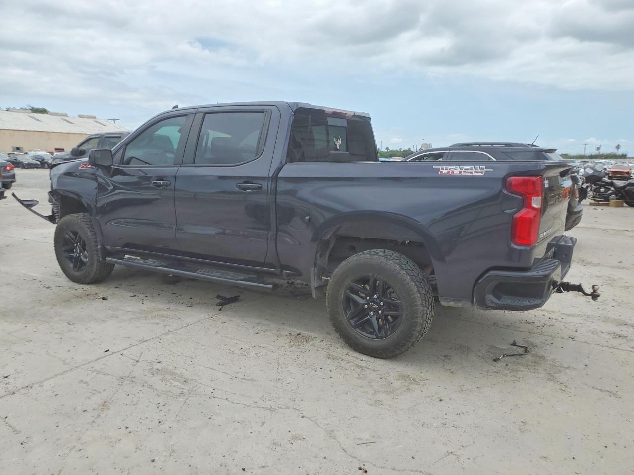 2024 Chevrolet Silverado - Фото 2