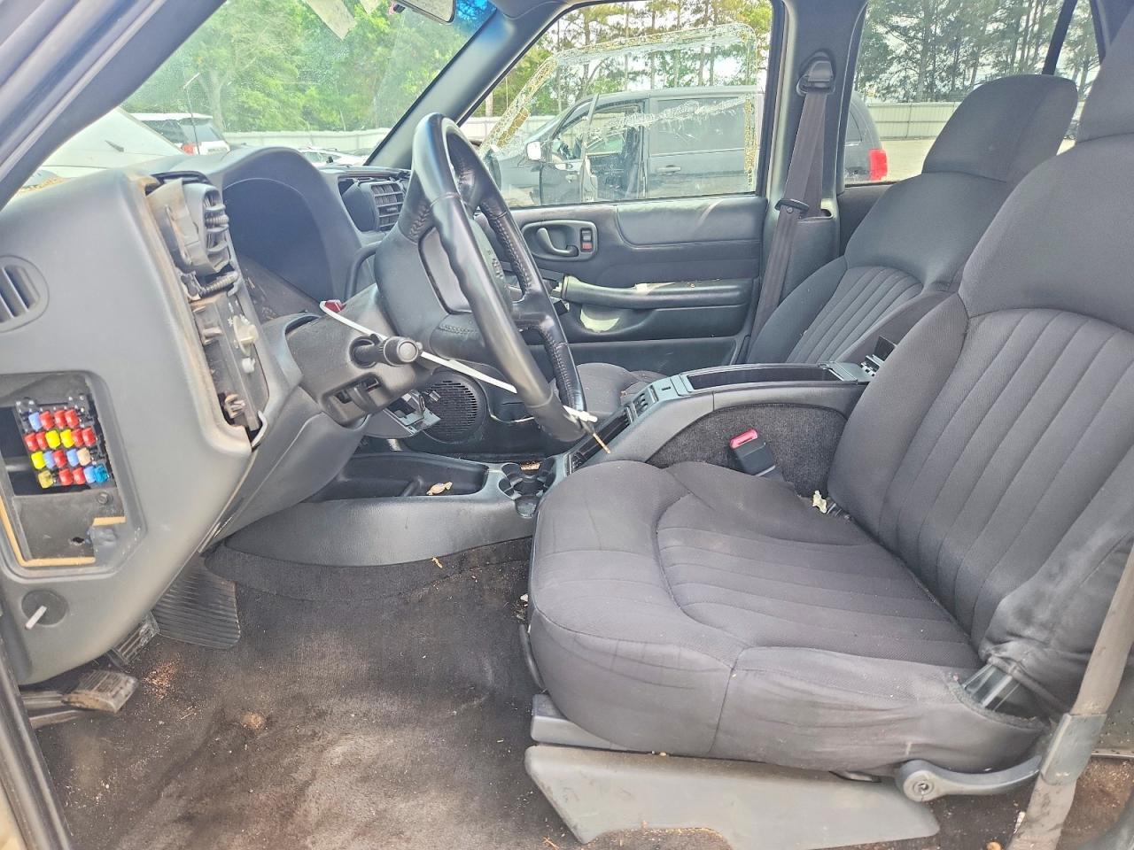 2003 Chevrolet Blazer - Image 7