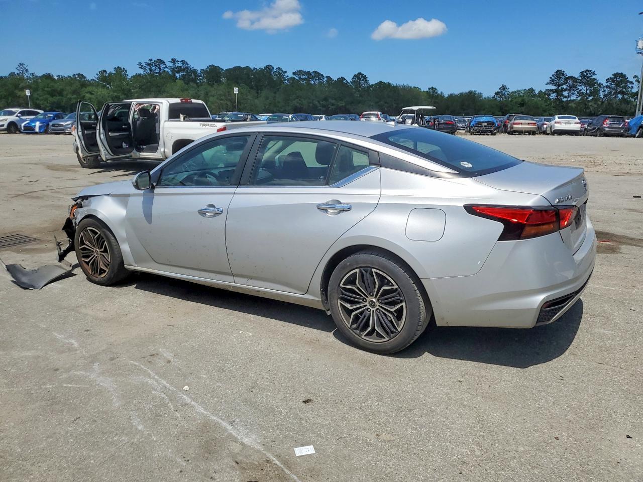 2020 Nissan Altima S - Фото 2