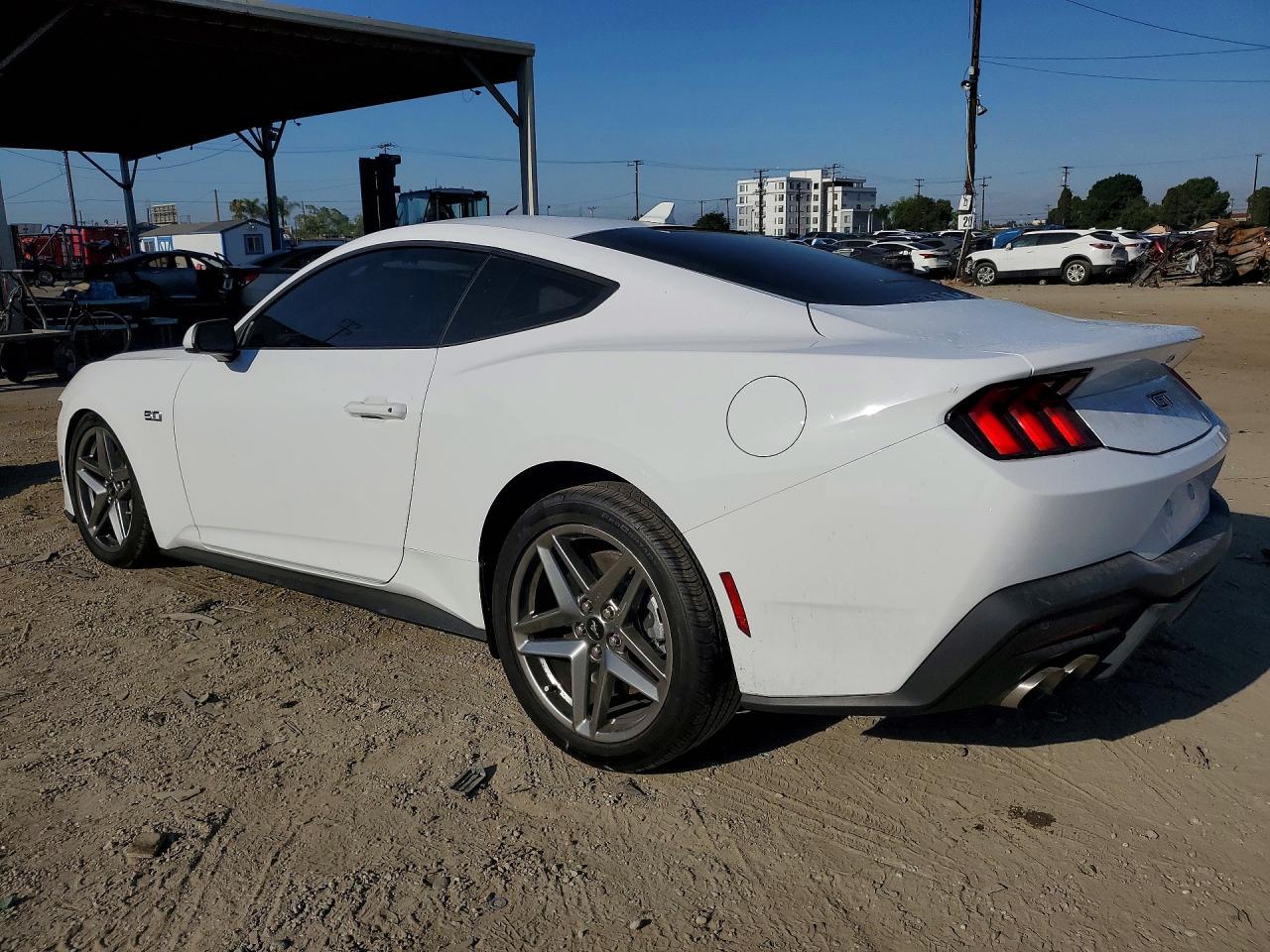 2025 Ford Mustang Gt - Image 2